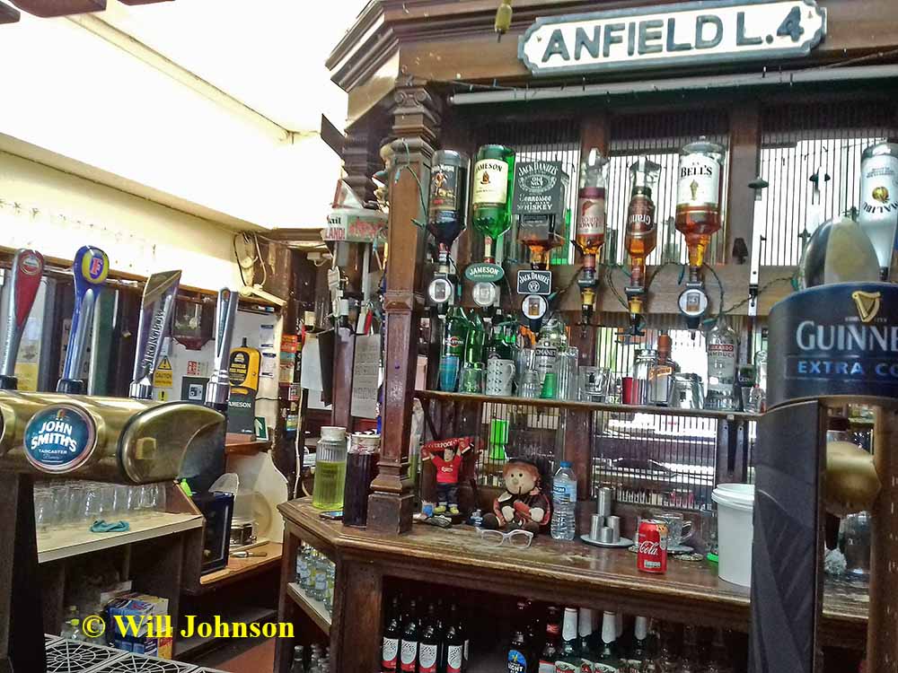 Front Bar Servery.  by Will Johnson. Published on 